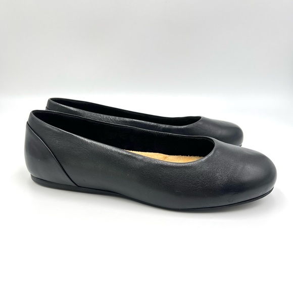6WW 6 X-WIDE SoftWalk Womens Sonoma Black Leather Round Toe Ballet Flats Shoes - Picture 2 of 12